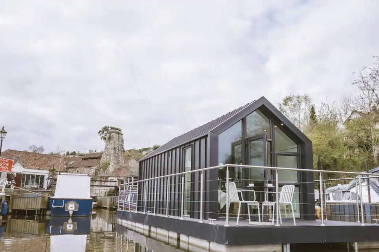 Water Cabin With Water Sports Equipment And Bikes, Bath بريستول المظهر الخارجي الصورة